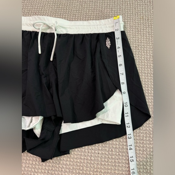 Free People Movement Day Dream 2-in-1 Shorts L - Picture 8 of 8